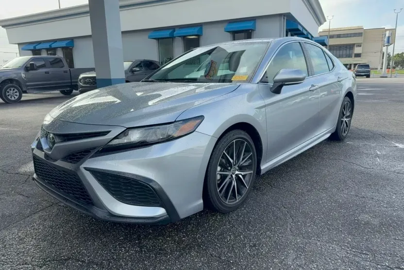 2024 Toyota Camry SE photo 1