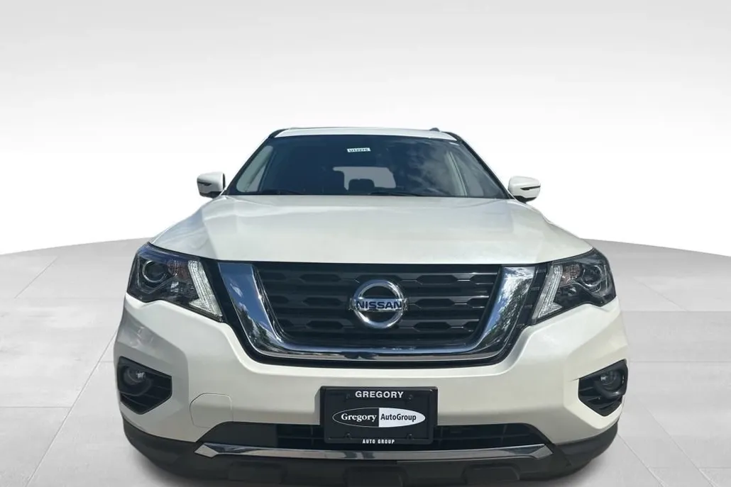 2020 Nissan Pathfinder Platinum photo 1