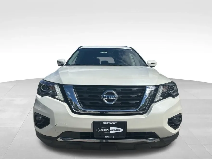 2020 Nissan Pathfinder Platinum photo 1