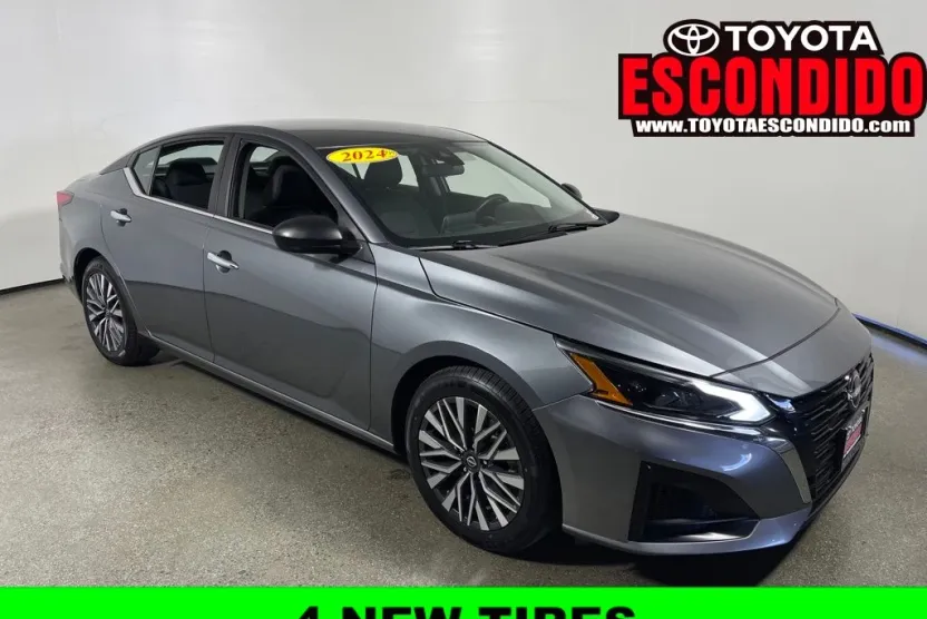 2024 Nissan Altima 2.5 SV photo 1