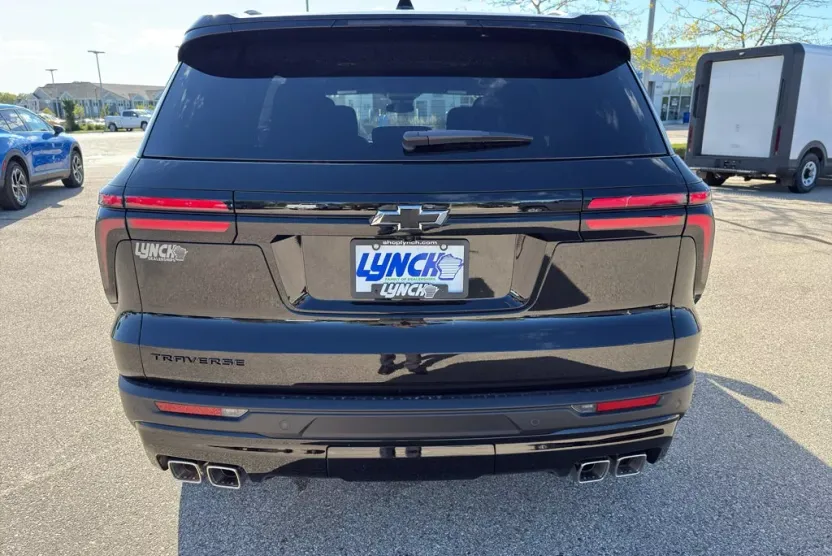 2026 Chevrolet Traverse photo 1