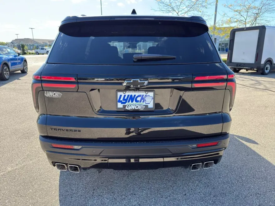 2026 Chevrolet Traverse photo 1