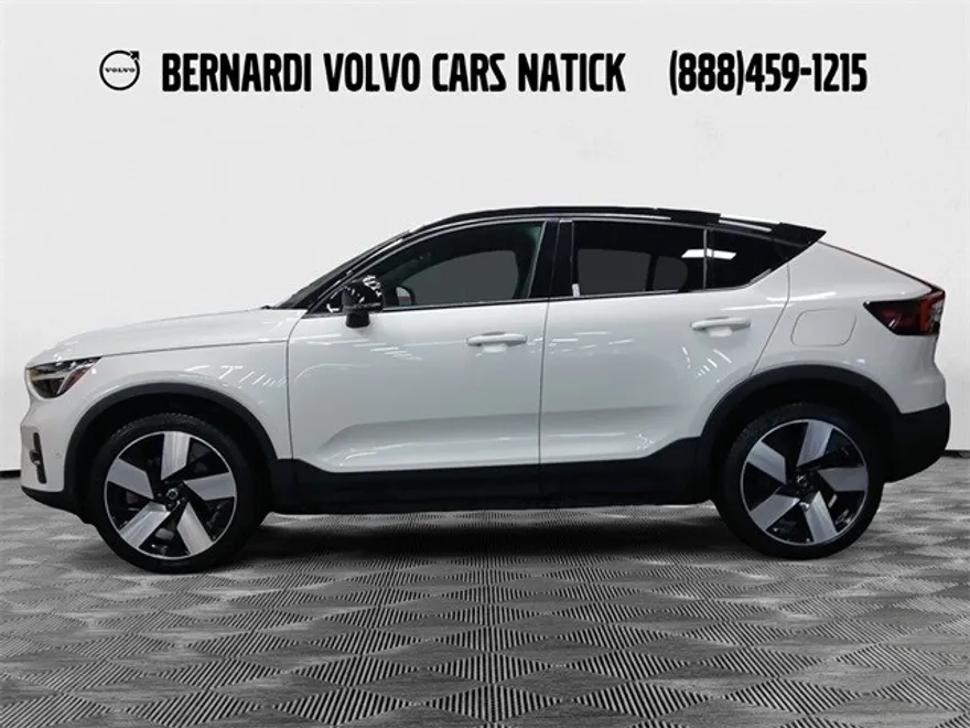 2022 Volvo C40 Recharge Ultimate photo 1