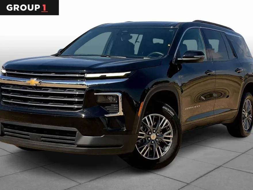 2025 Chevrolet Traverse photo 1