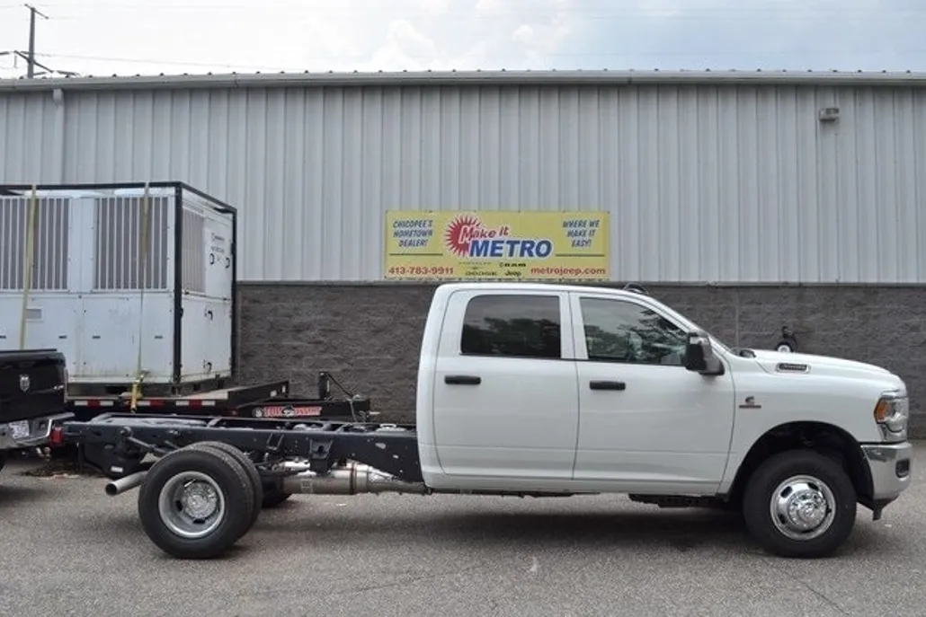 2024 Ram 3500 Tradesman photo 1