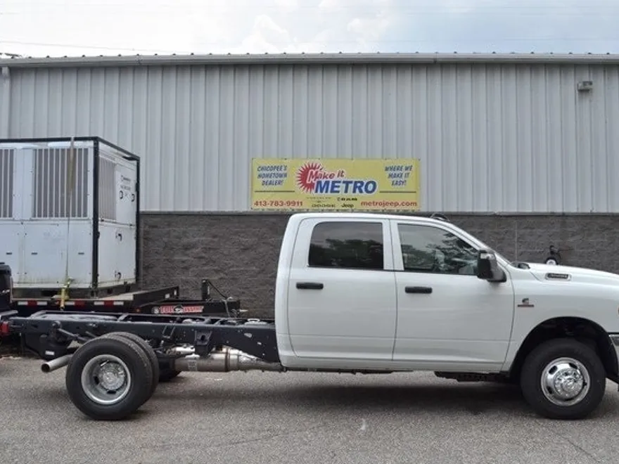 2024 Ram 3500 Tradesman photo 1