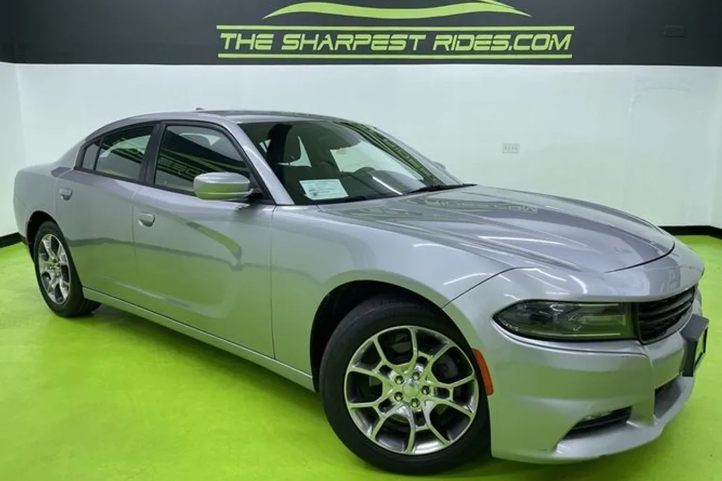 2022 Dodge Challenger SXT photo 1