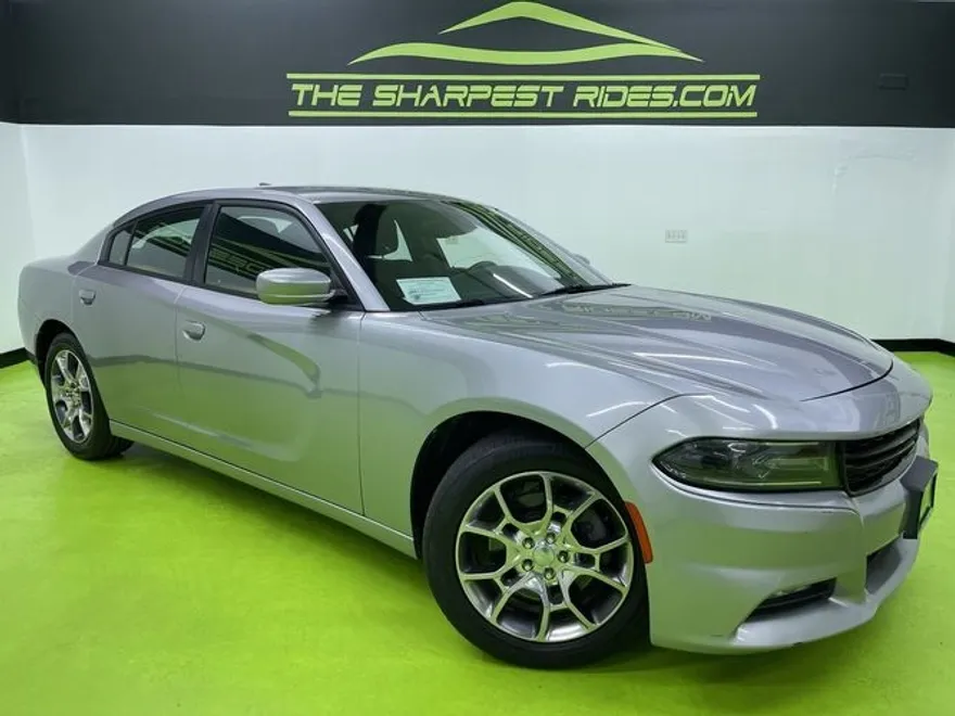 2022 Dodge Challenger SXT photo 1