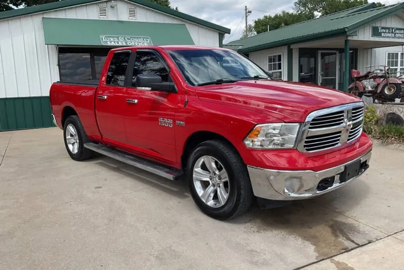 2015 Ram 1500 SLT photo 1