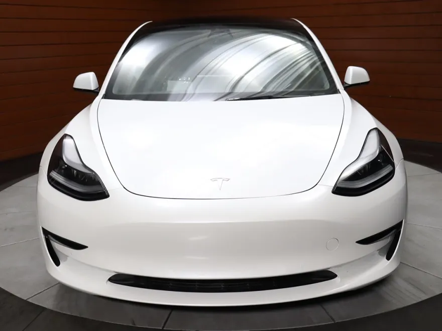 2023 Tesla Model 3 photo 1