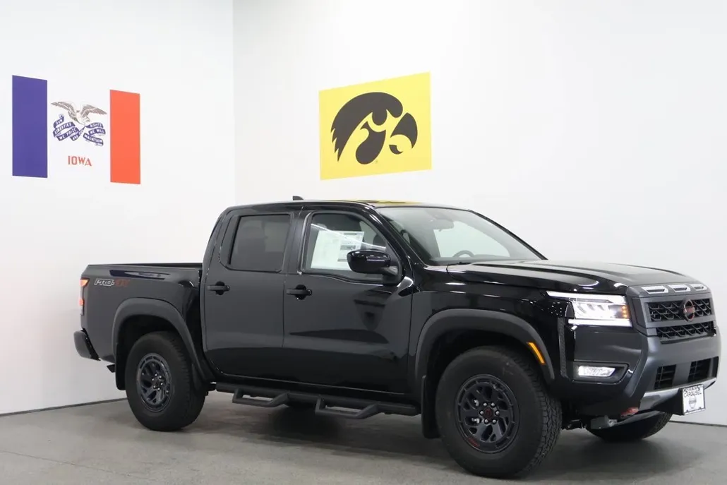 2025 Nissan Frontier PRO-4X photo 1