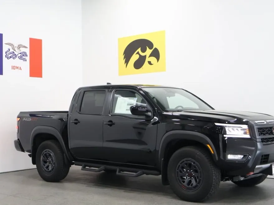 2025 Nissan Frontier PRO-4X photo 1