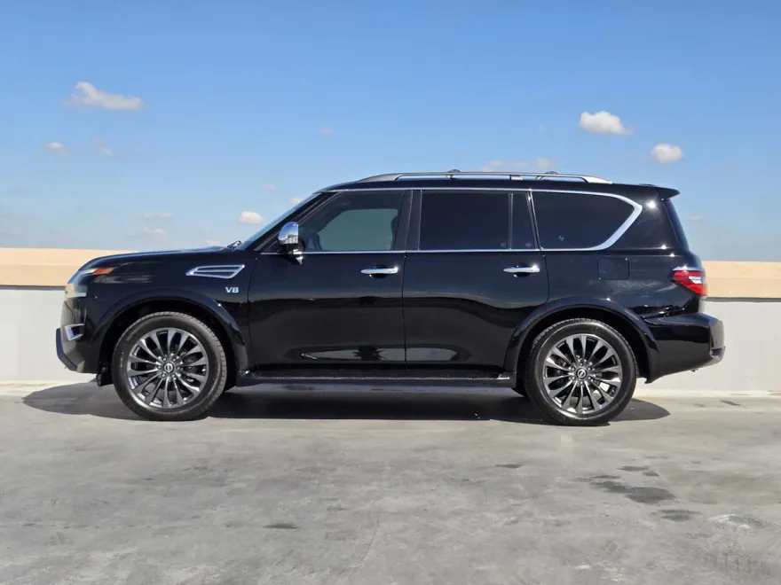 2021 Nissan Armada Platinum photo 1