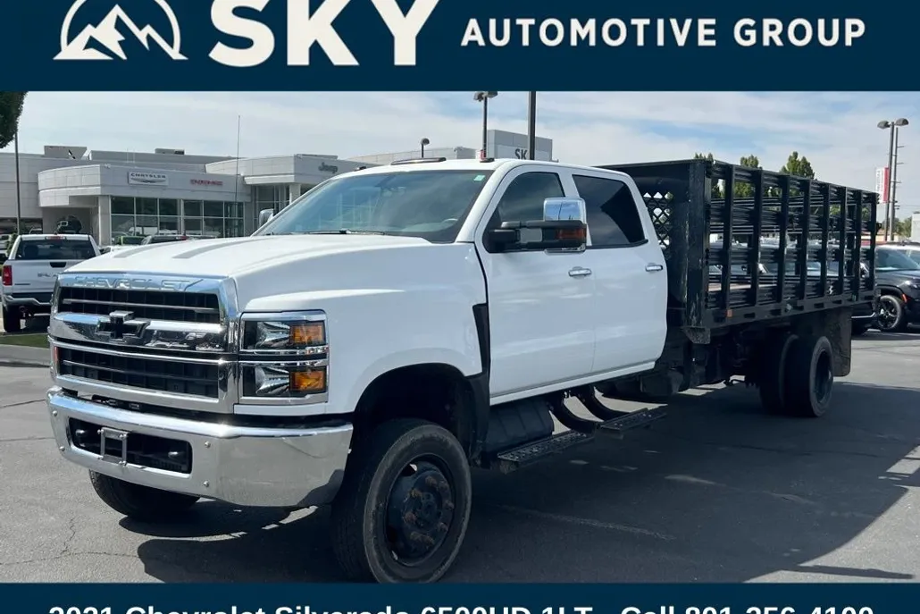 2021 Chevrolet Silverado 6500HD LT photo 1
