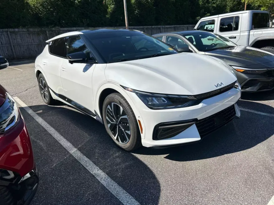 2022 Kia EV6 GT-Line photo 1