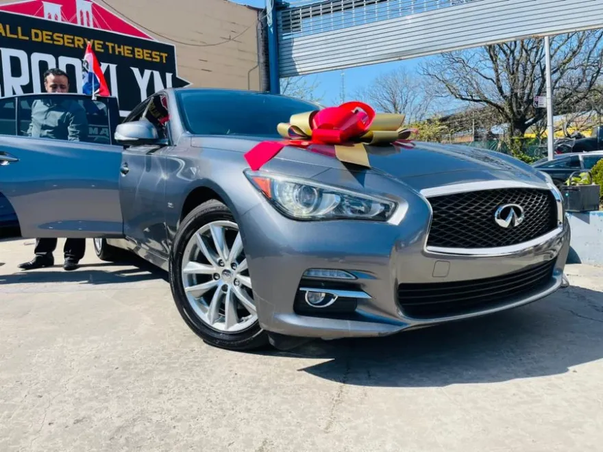 2016 Infiniti Q50 2.0t Premium photo 1