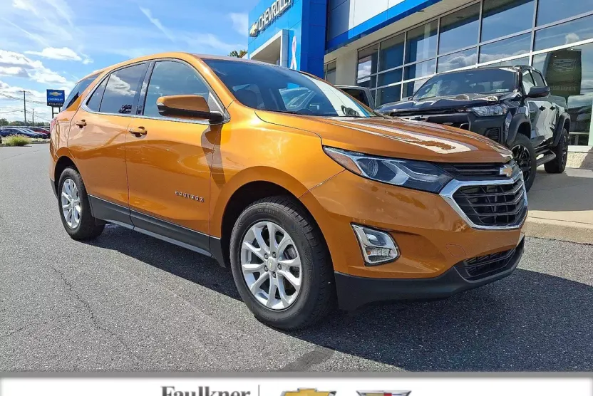 2018 Chevrolet Equinox LT photo 1