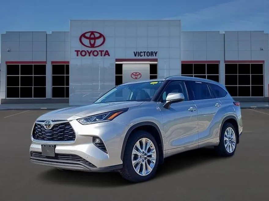 2021 Toyota Highlander Limited photo 1