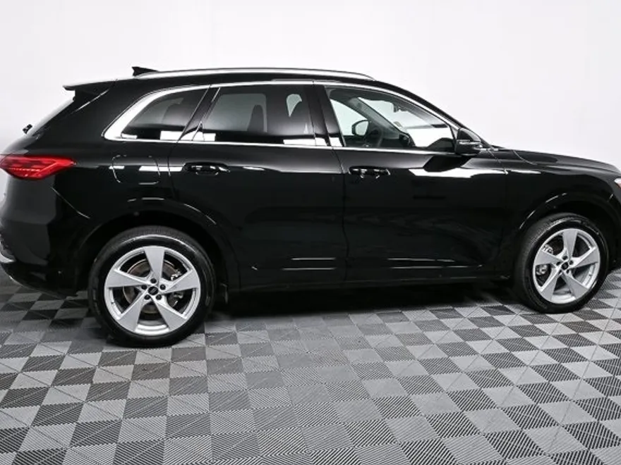 2025 Audi Q5 2.0T Premium Plus photo 1