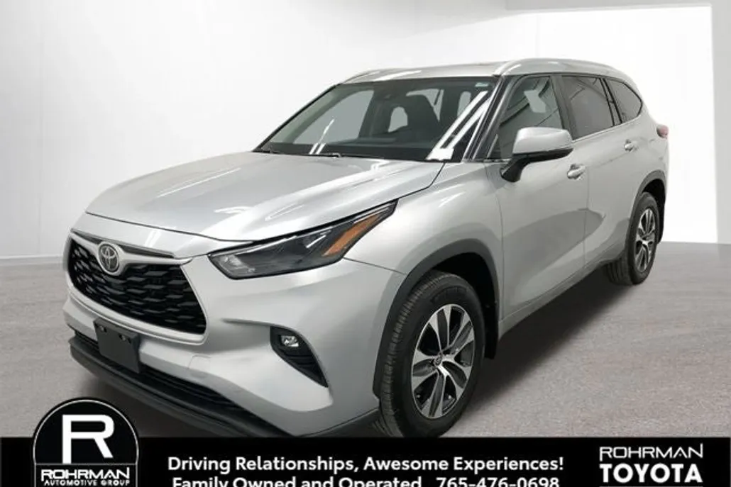2023 Toyota Highlander XLE photo 1