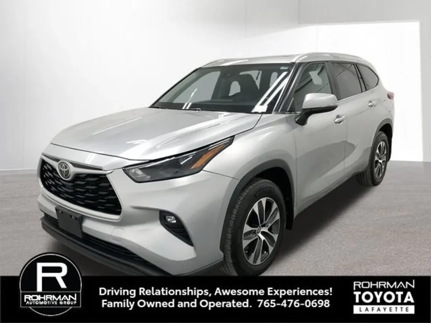 2023 Toyota Highlander XLE photo 1