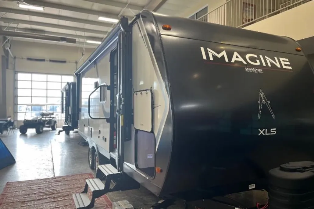 2026 Grand Design Recreational Imagine Narrow Body photo 1