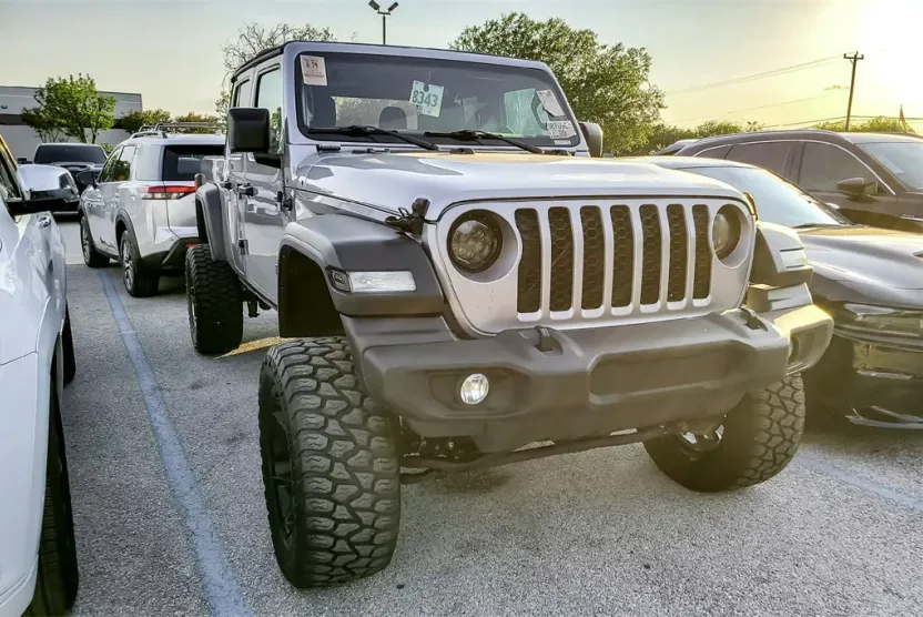 2020 Jeep Gladiator Sport photo 1