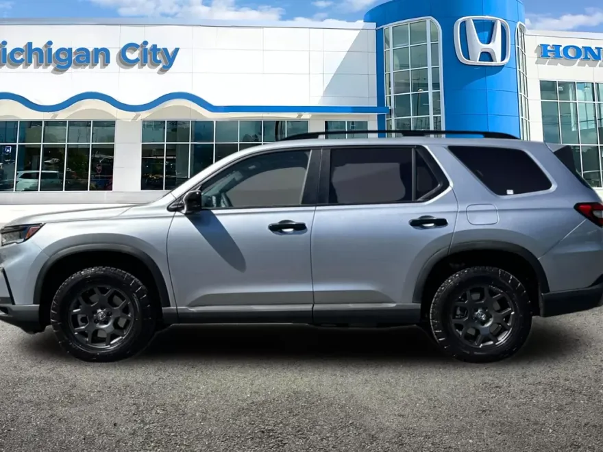 2025 Honda Pilot TrailSport photo 1