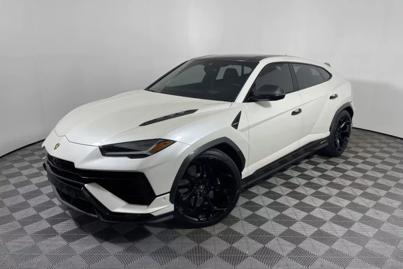 2023 Lamborghini Urus Performante photo 1