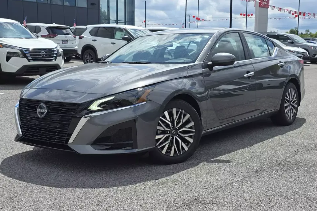 2025 Nissan Altima SV photo 1