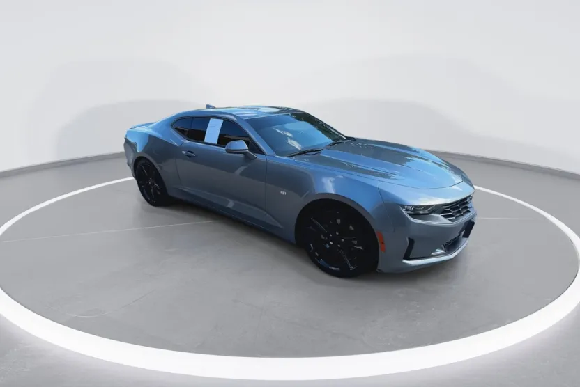 2019 Chevrolet Camaro 1LT photo 1
