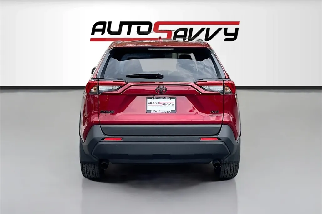 2024 Toyota RAV4 XLE Premium photo 1