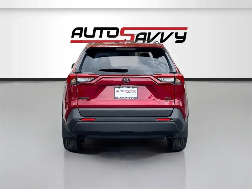 2024 Toyota RAV4 XLE Premium photo 1