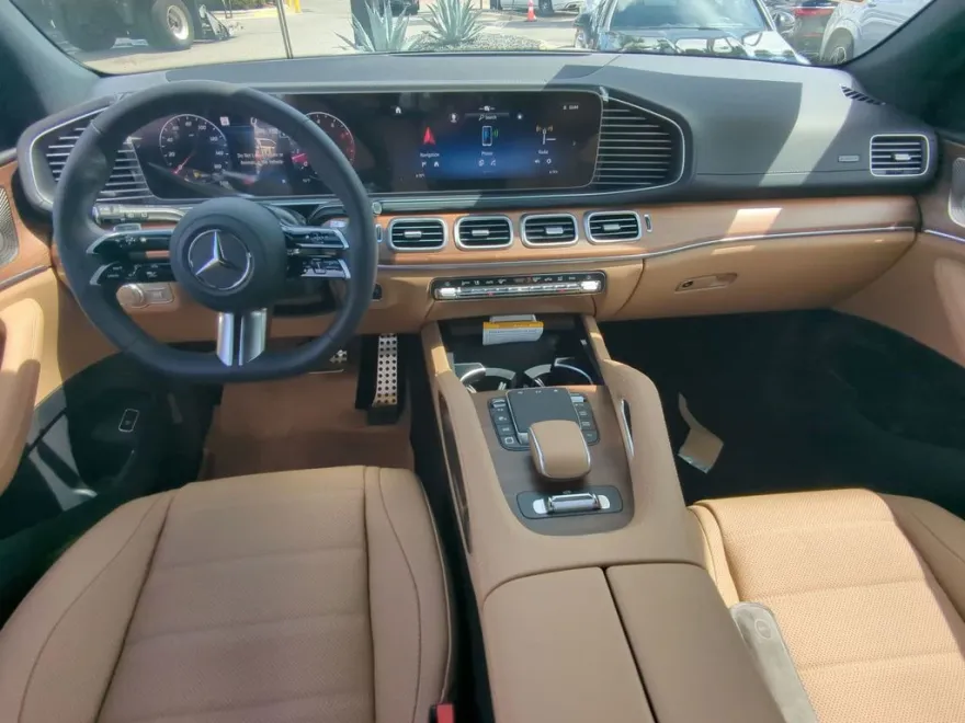 2026 Mercedes Benz GLS 450 4MATIC photo 1