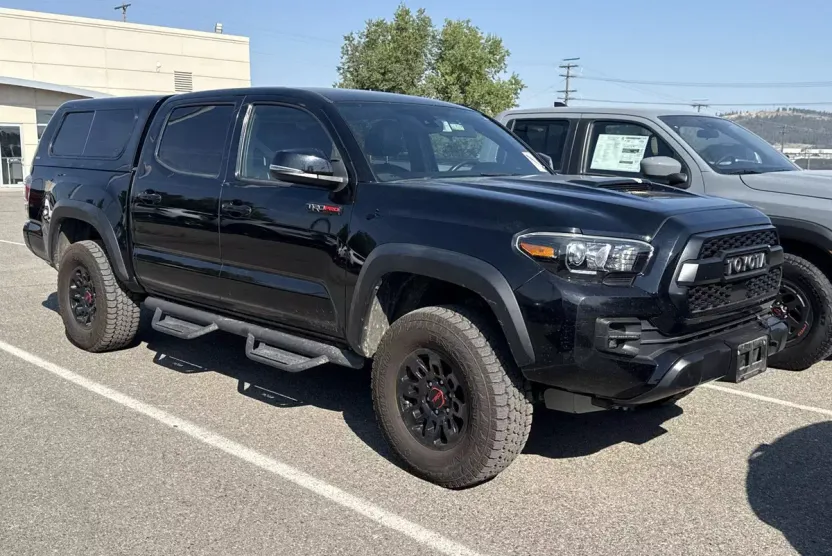 2018 Toyota Tacoma TRD Pro photo 1