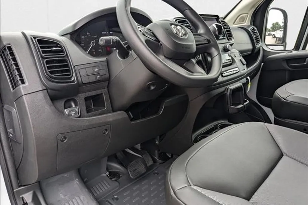 2024 Ram ProMaster 2500 photo 1