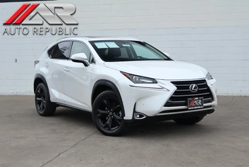 2017 Lexus NX 200t Luxury photo 1
