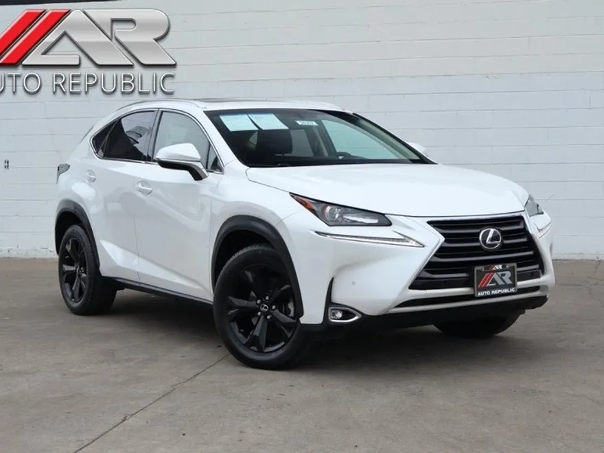 2017 Lexus NX 200t Luxury photo 1