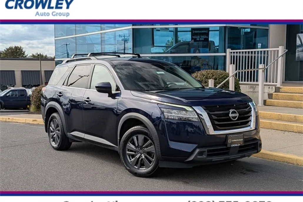 2022 Nissan Pathfinder SV photo 1
