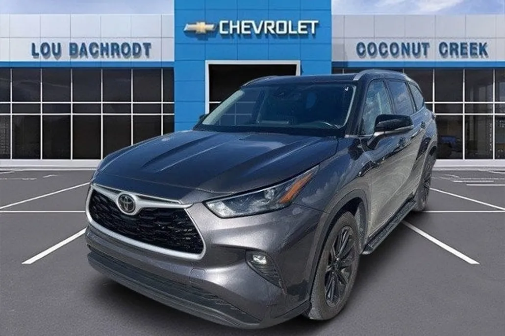 2022 Toyota Highlander XLE photo 1