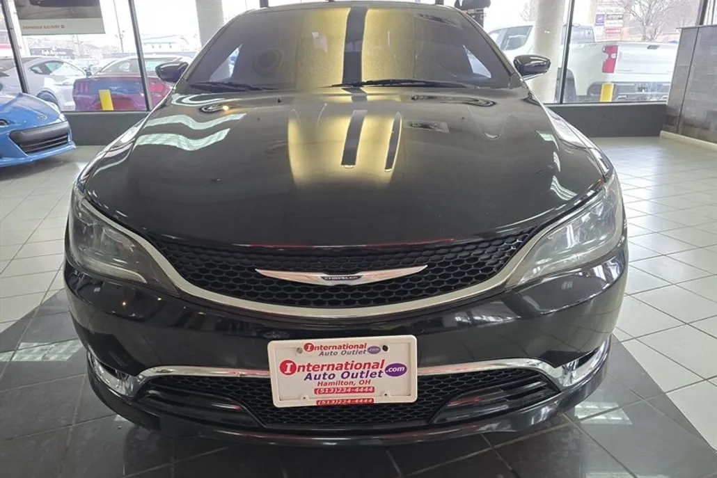 2016 Chrysler 200 C photo 1