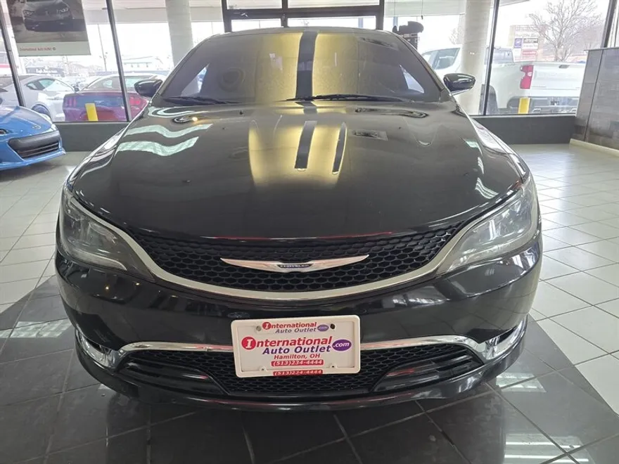 2016 Chrysler 200 C photo 1