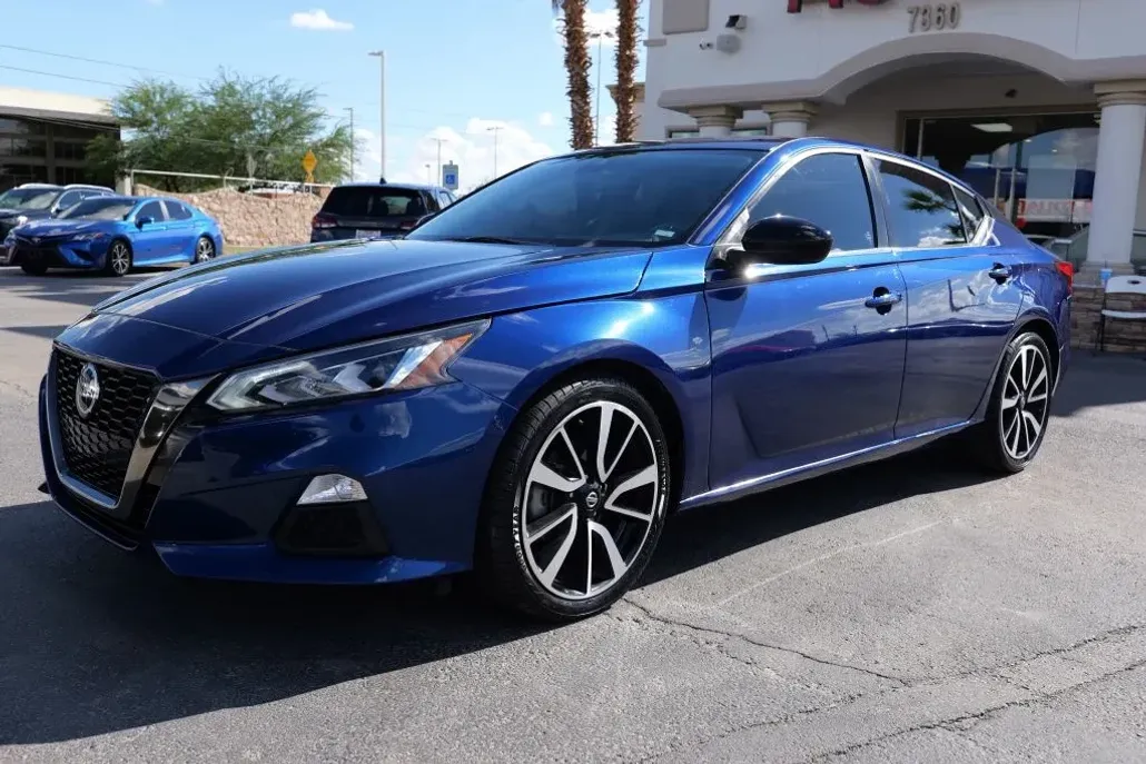 2021 Nissan Altima 2.5 SR photo 1