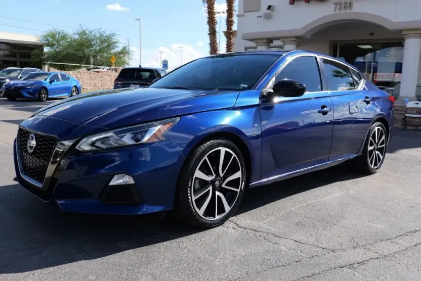 2021 Nissan Altima 2.5 SR photo 1
