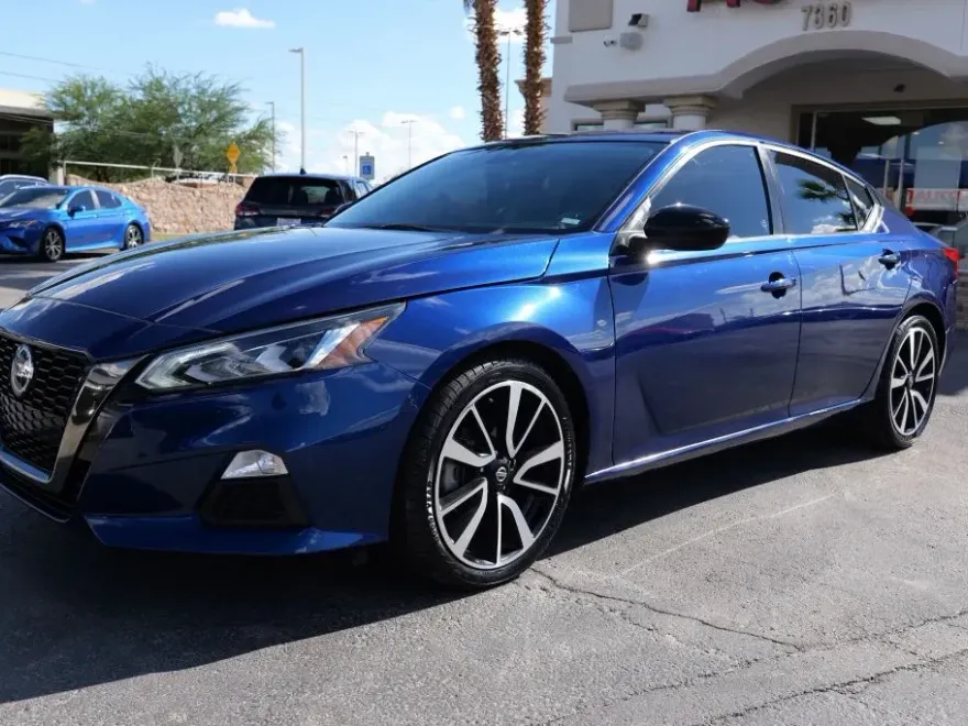 2021 Nissan Altima 2.5 SR photo 1