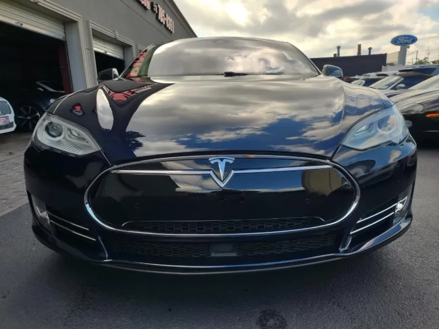 2014 Tesla Model S 85 photo 2
