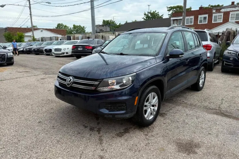 2016 Volkswagen Tiguan S photo 1
