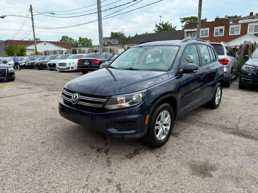 2016 Volkswagen Tiguan S photo 1