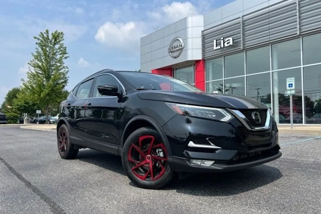 2022 Nissan Rogue Sport SL photo 1