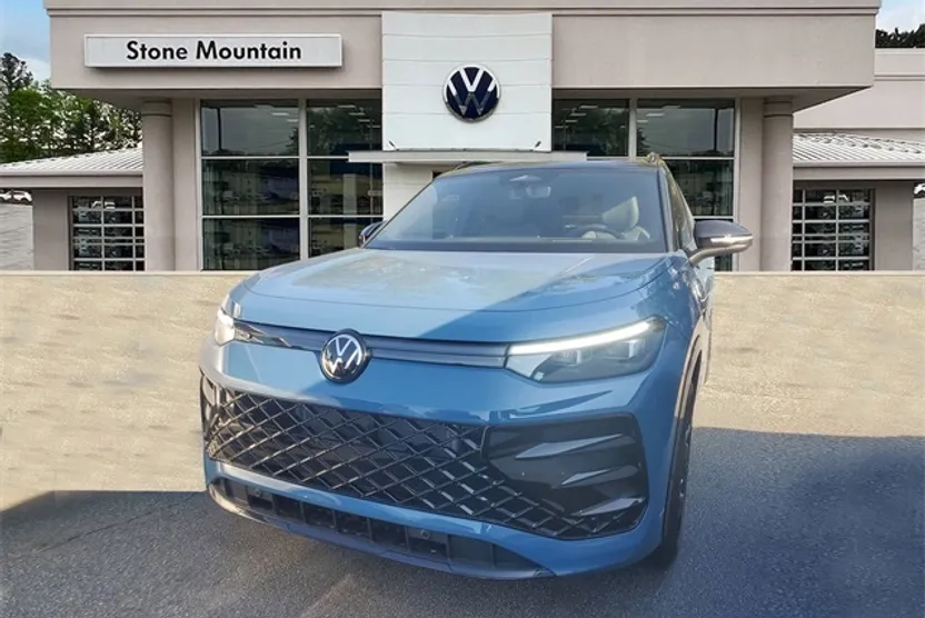 2025 Volkswagen Tiguan SE R-Line Black photo 1